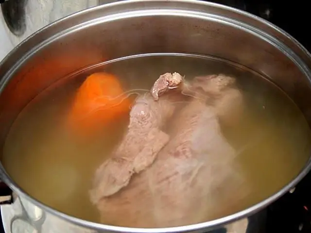 Caldo, carne dietética